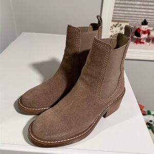 Tan Chelsea Ankle Boots with Elastic Panels